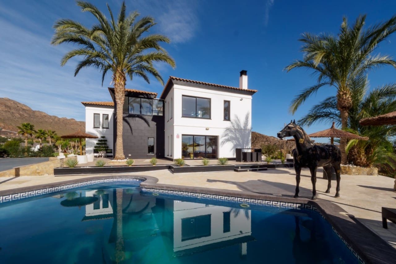 3 soverom Villa til salgs i Pulpi med svømmebasseng garasje - € 1 050 000 (Ref: 9999781)