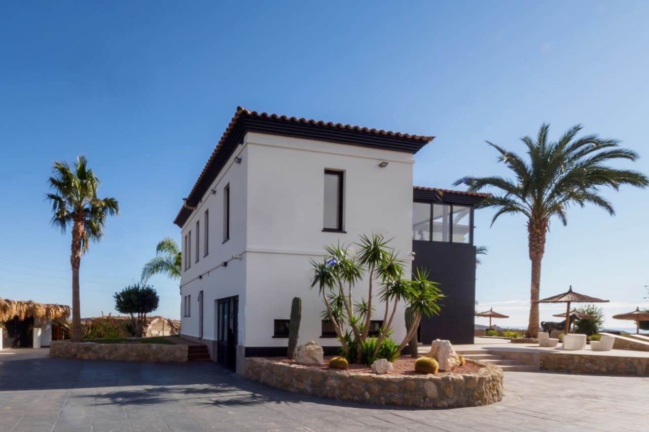 3 soverom Villa til salgs i Pulpi med svømmebasseng garasje - € 1 050 000 (Ref: 9999781)