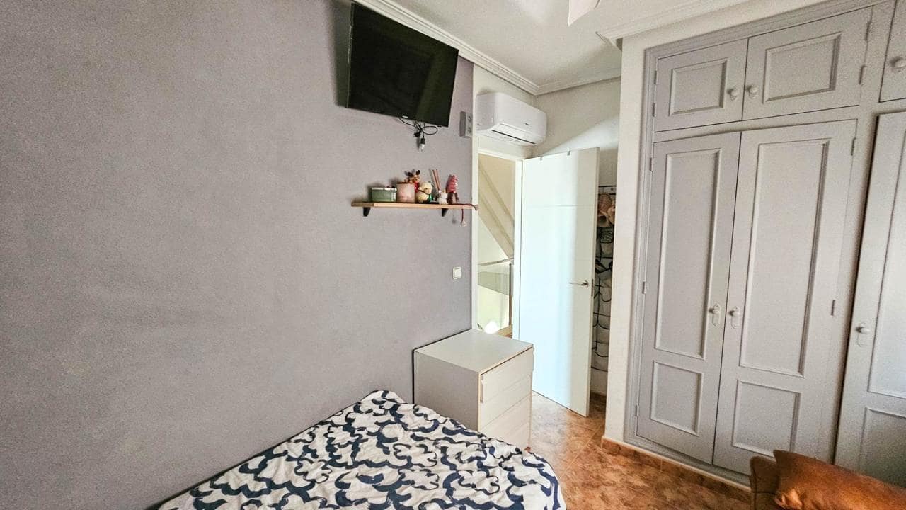 3 sovrum Villa till salu i Orihuela Costa med pool garage - 395 000 € (Ref: 9999782)