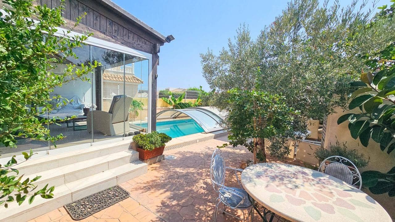 3 sovrum Villa till salu i Orihuela Costa med pool garage - 395 000 € (Ref: 9999782)