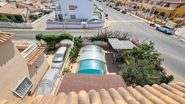 3 soverom Villa til salgs i Dehesa de Campoamor, Orihuela med svømmebasseng garasje - € 395 000 (Ref: 9999782)