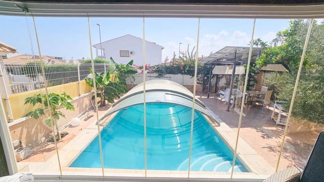 3 soverom Villa til salgs i Dehesa de Campoamor, Orihuela med svømmebasseng garasje - € 395 000 (Ref: 9999782)