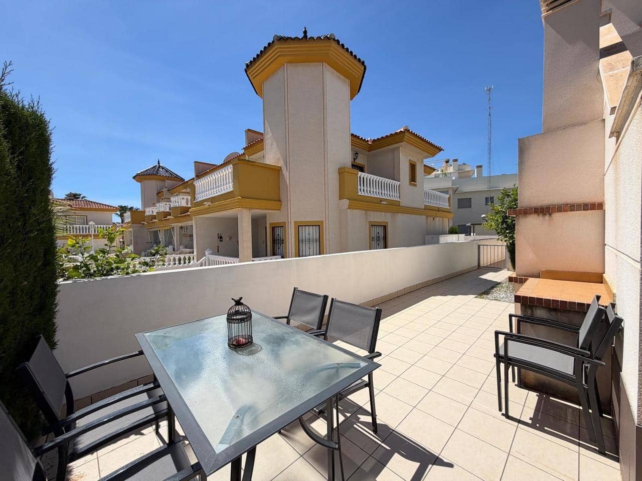 4 soverom Villa til salgs i Ciudad Quesada med svømmebasseng garasje - € 420 000 (Ref: 9999784)