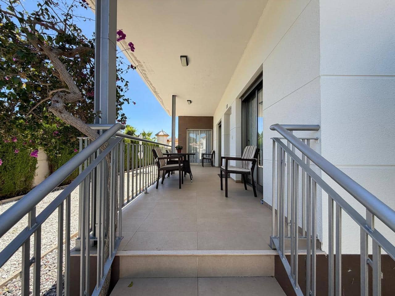 4 soverom Villa til salgs i Ciudad Quesada med svømmebasseng garasje - € 420 000 (Ref: 9999784)