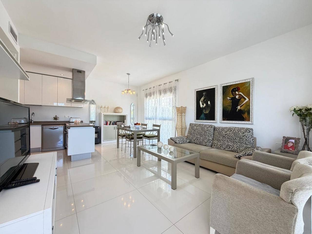4 soverom Villa til salgs i Ciudad Quesada med svømmebasseng garasje - € 420 000 (Ref: 9999784)
