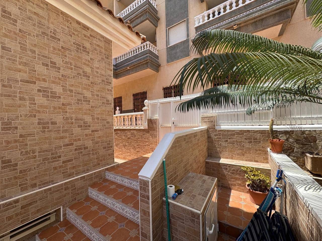 3 soverom Hus til salgs i Guardamar del Segura med svømmebasseng garasje - € 283 500 (Ref: 9999788)