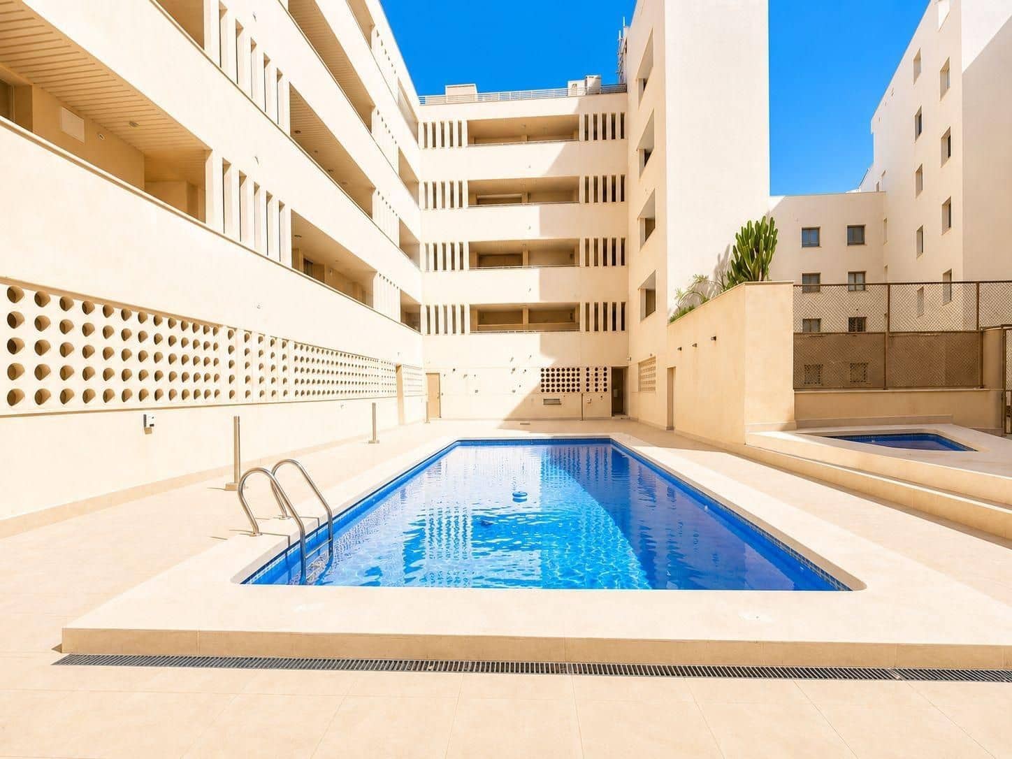 3 bedroom Apartment for sale in Torrevieja with pool garage - € 349,000 (Ref: 10003466)