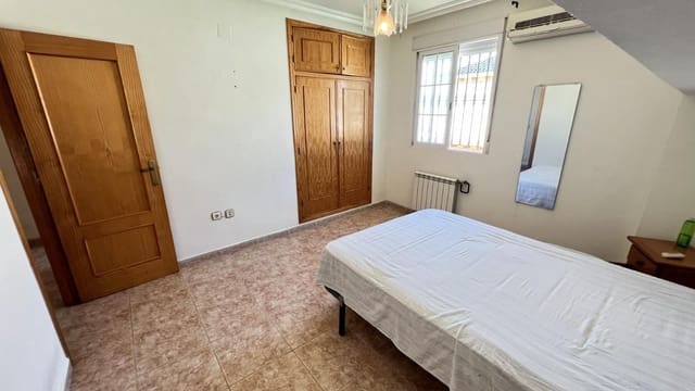 3 bedroom Villa for sale in Torrevieja with garage - € 425,000 (Ref: 10003468)