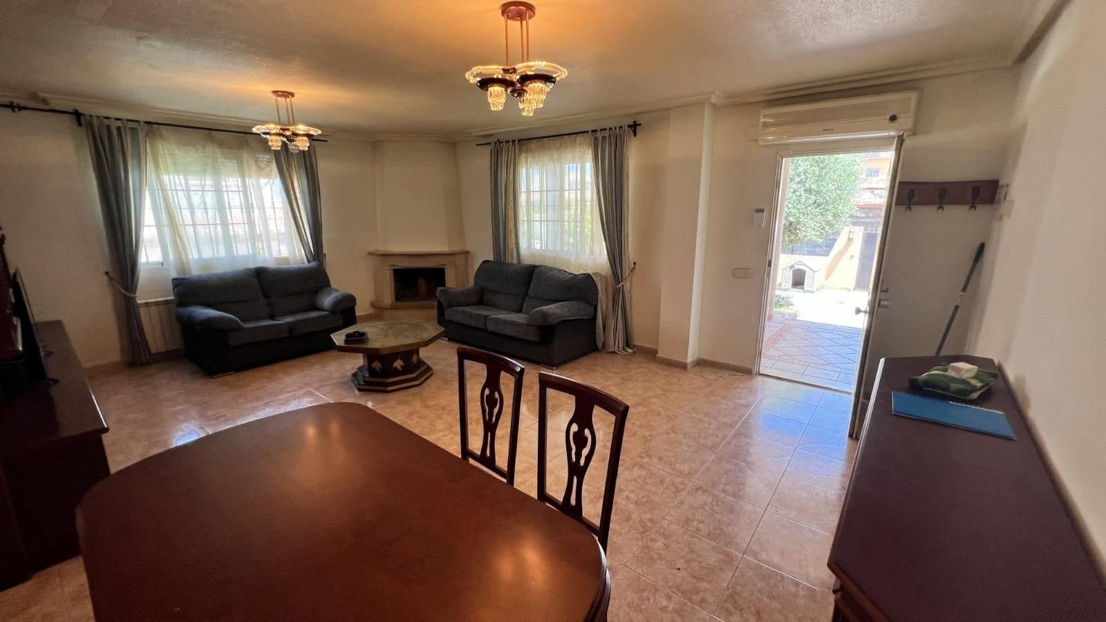 3 bedroom Villa for sale in Torrevieja with garage - € 425,000 (Ref: 10003468)
