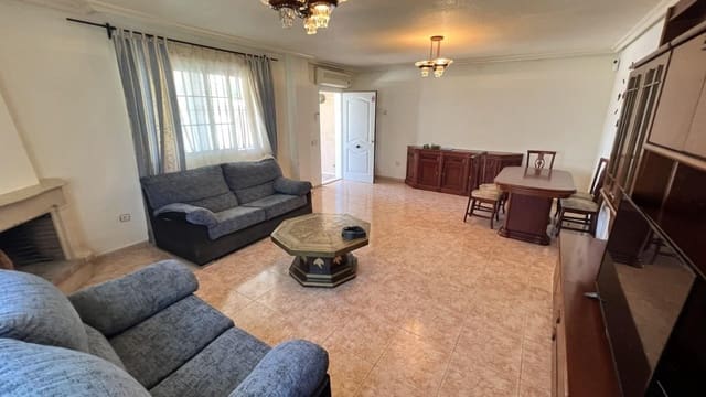 3 bedroom Villa for sale in Torrevieja with garage - € 425,000 (Ref: 10003468)