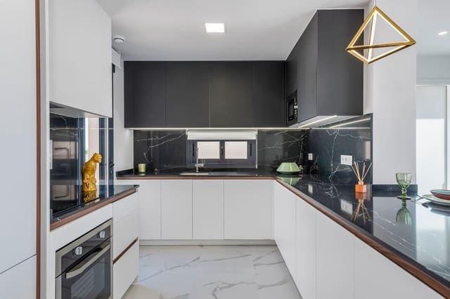 Bungalow de 2 habitaciones en San Miguel de Salinas en venta con piscina garaje - 339.000 € (Ref: 10005136)