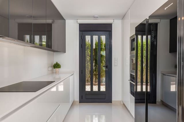 3 soverom Villa til salgs i La Manga del Mar Menor med svømmebasseng - € 580 000 (Ref: 10012882)