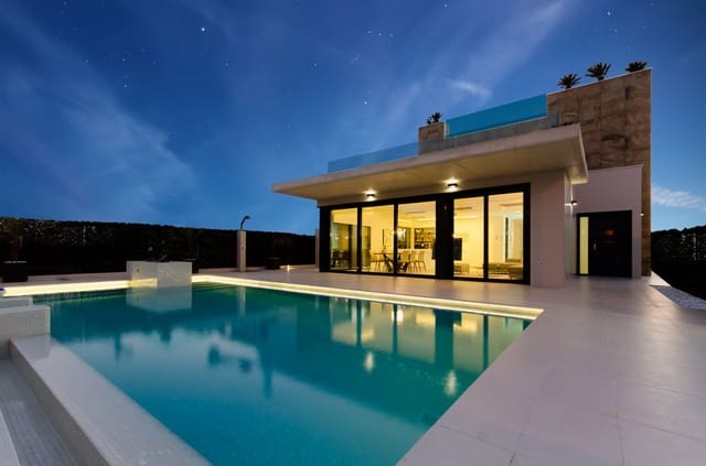 3 soverom Villa til salgs i San Miguel de Salinas med svømmebasseng garasje - € 630 000 (Ref: 10012885)