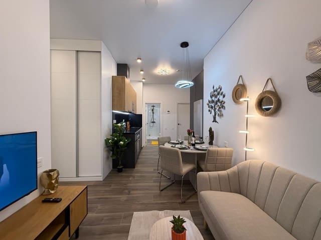 Apartamento de 2 habitaciones en Torrevieja en venta - 149.900 € (Ref: 10017104)
