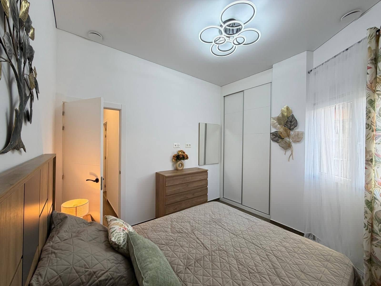 Apartamento de 2 habitaciones en Torrevieja en venta - 149.900 € (Ref: 10017104)