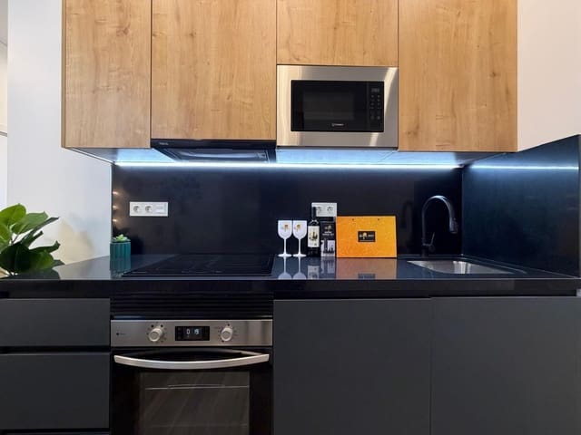 Apartamento de 2 habitaciones en Torrevieja en venta - 149.900 € (Ref: 10017104)