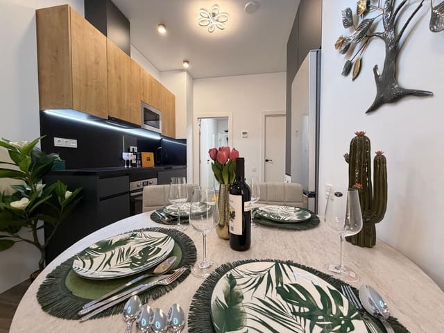 Apartamento de 2 habitaciones en Torrevieja en venta - 149.900 € (Ref: 10017104)