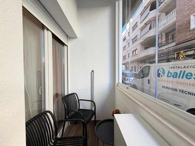 Apartamento de 2 habitaciones en Torrevieja en venta - 149.900 € (Ref: 10017104)