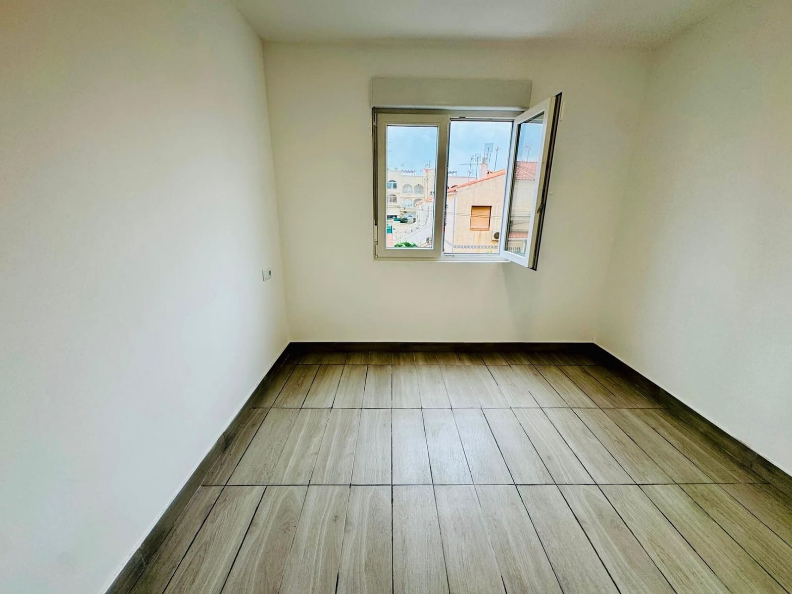 2 soveværelse Lejlighed til salg i Torrevieja - € 145.900 (Ref: 10023620)