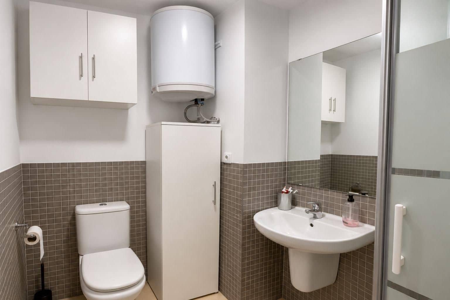 2 bedroom Apartment for sale in Torrevieja with pool garage - € 126,900 (Ref: 10085536)
