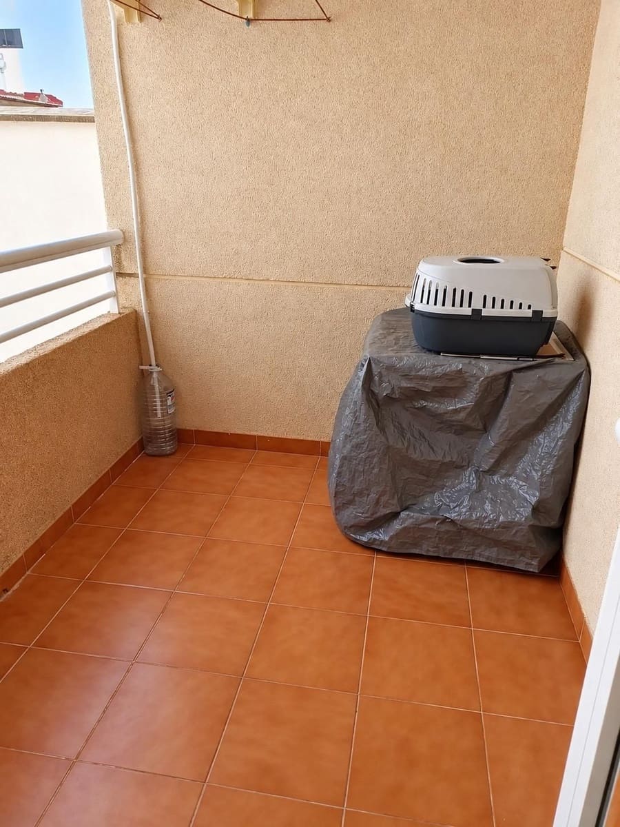 2 soverom Leilighet til salgs i Torrevieja med svømmebasseng - € 140 000 (Ref: 10157392)