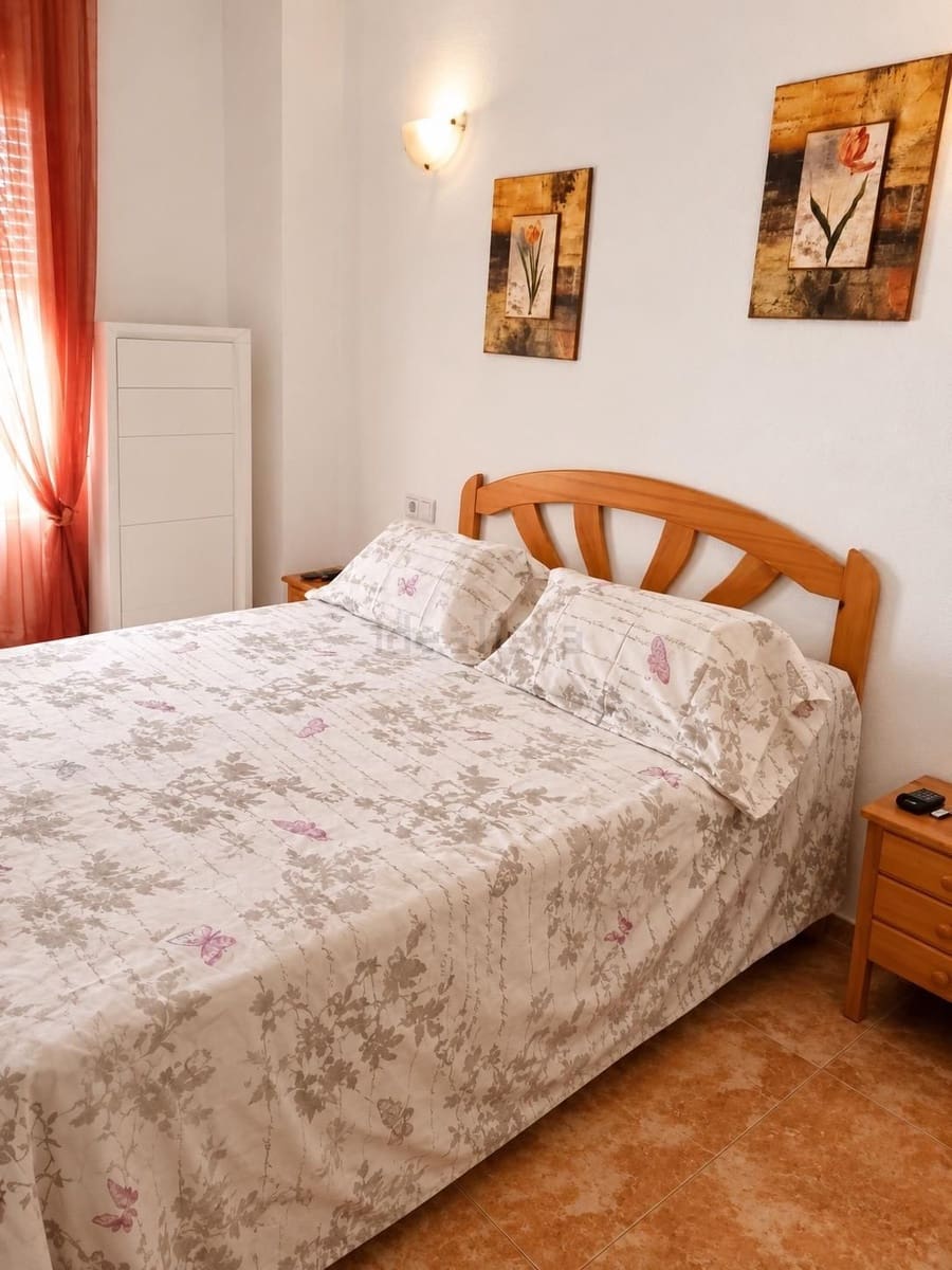 2 soverom Leilighet til salgs i Torrevieja med svømmebasseng - € 140 000 (Ref: 10157392)