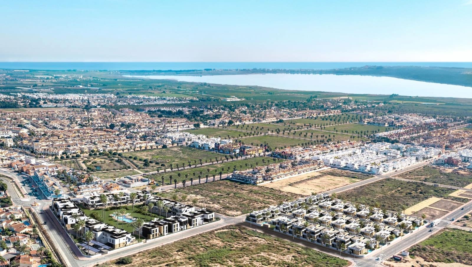 2 quarto Bungalow para venda em Ciudad Quesada com piscina garagem - 298 000 € (Ref: 8800673)