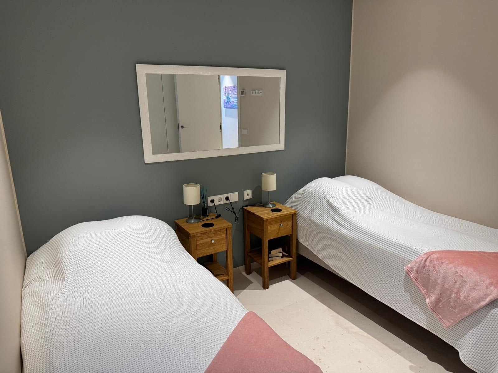 3 bedroom Apartment for sale in Torrevieja with garage - € 690,000 (Ref: 8982169)