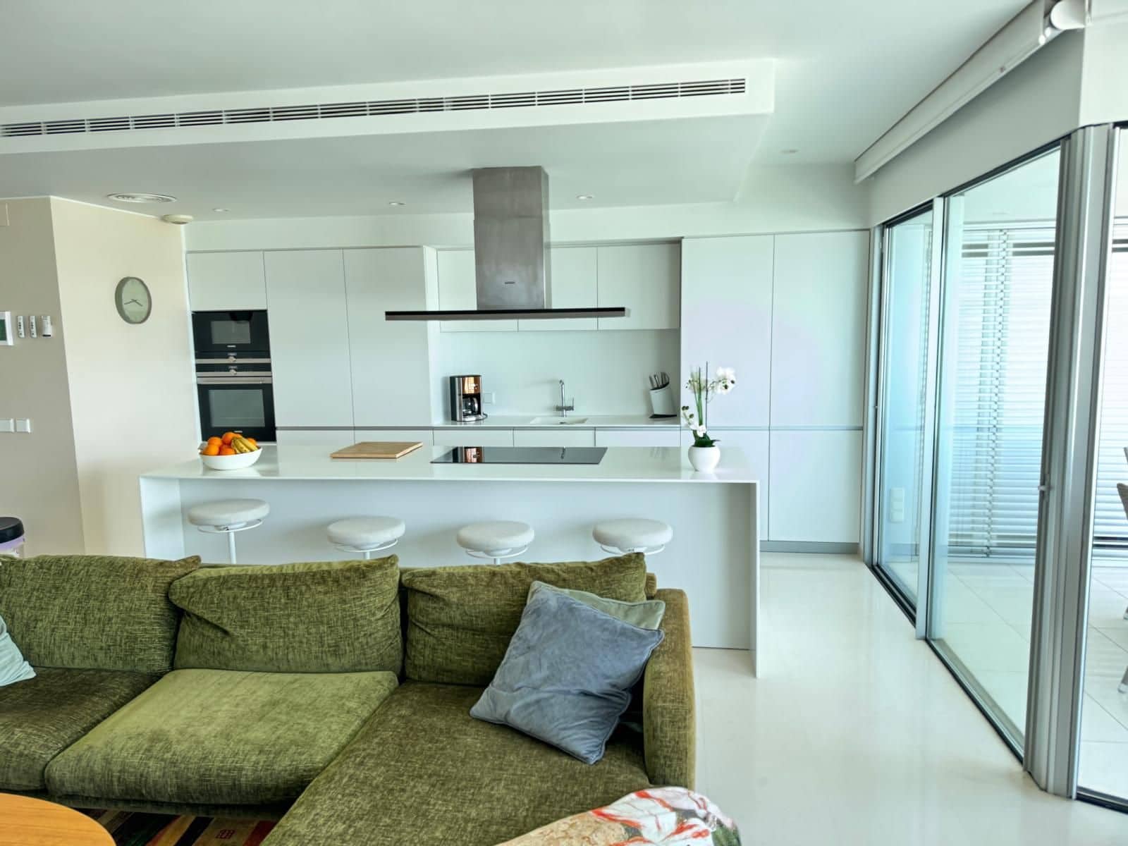 3 bedroom Apartment for sale in Torrevieja with garage - € 690,000 (Ref: 8982169)