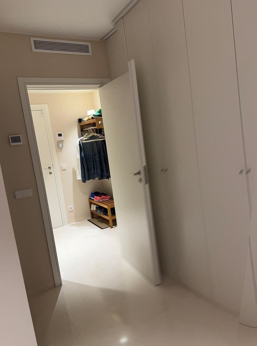 3 bedroom Apartment for sale in Torrevieja with garage - € 690,000 (Ref: 8982169)