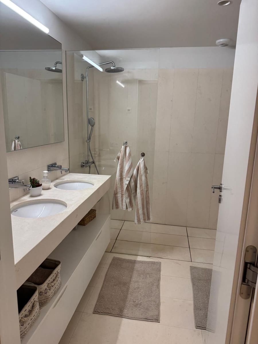 3 bedroom Apartment for sale in Torrevieja with garage - € 690,000 (Ref: 8982169)