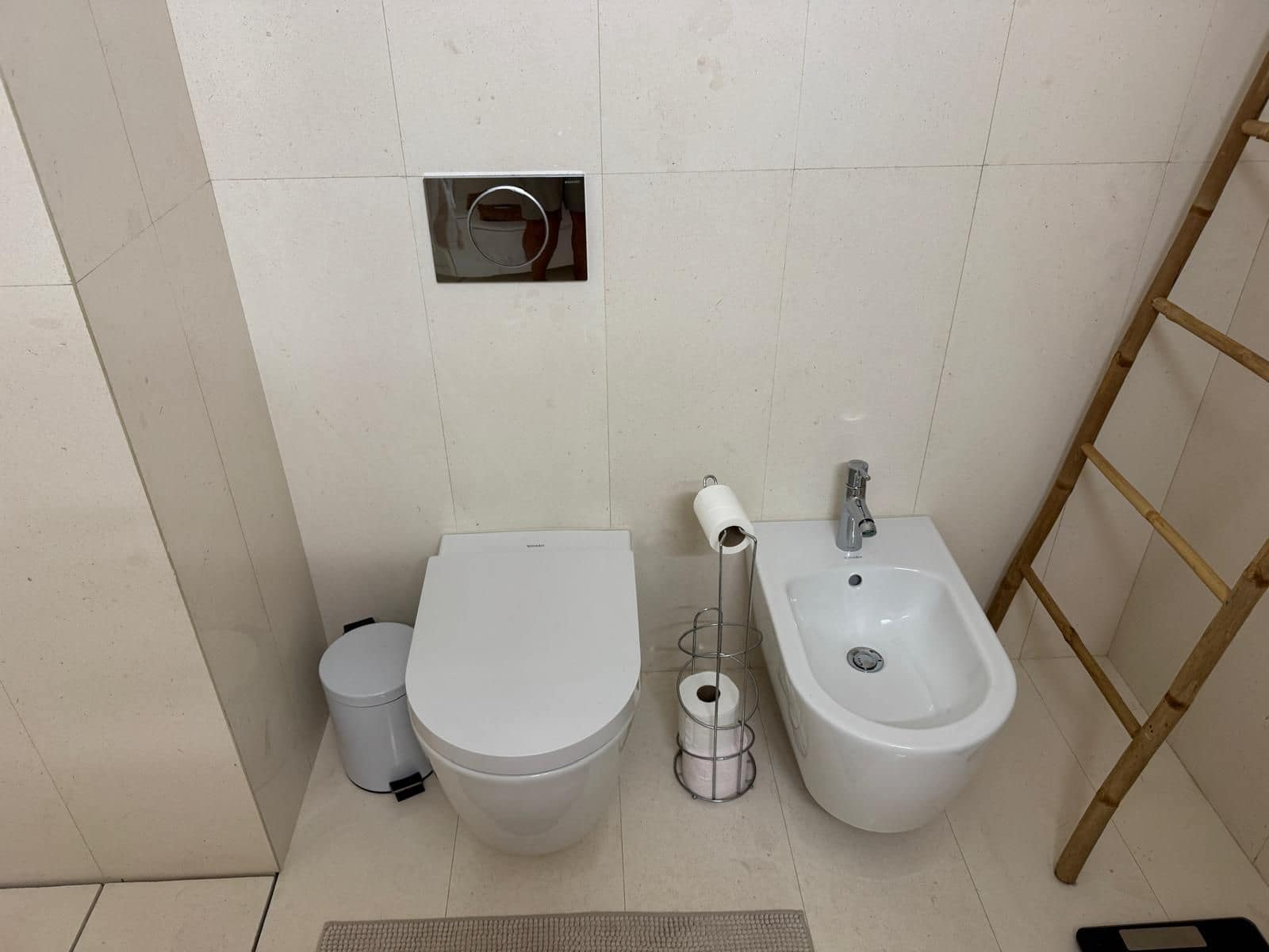 3 bedroom Apartment for sale in Torrevieja with garage - € 690,000 (Ref: 8982169)