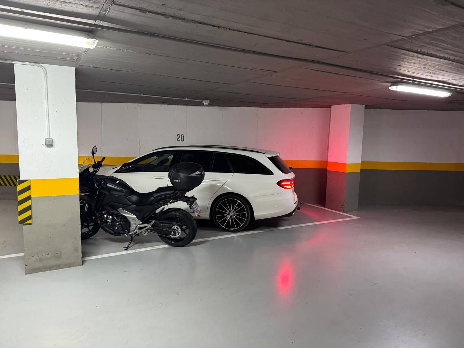 3 bedroom Apartment for sale in Torrevieja with garage - € 690,000 (Ref: 8982169)