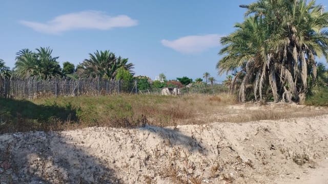 Grunde uden byggetilladelser til salg i La Marina, Elche / Elx - € 50.000 (Ref: 9111878)