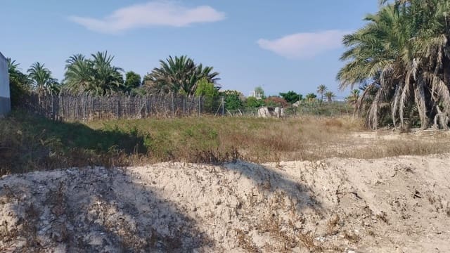 Grunde uden byggetilladelser til salg i La Marina, Elche / Elx - € 50.000 (Ref: 9111878)
