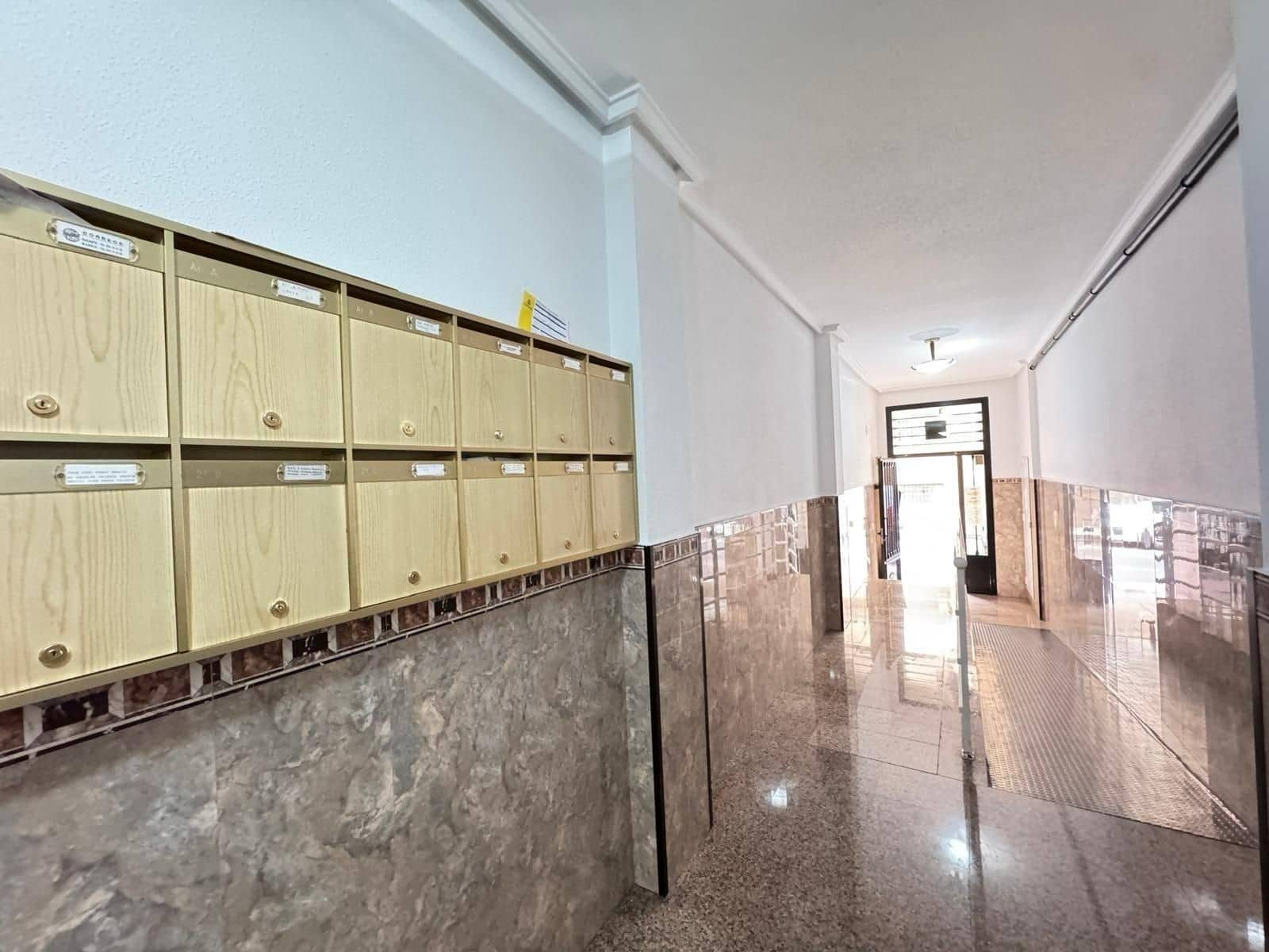 Apartamento de 4 habitaciones en Torrevieja en venta - 247.000 € (Ref: 9113920)