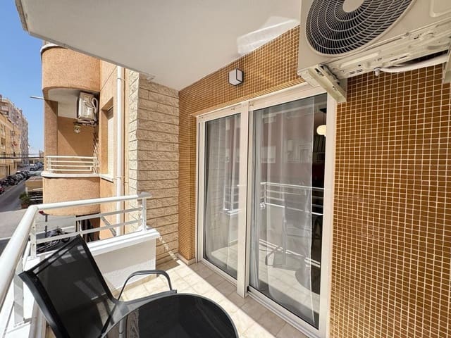 Apartamento de 4 habitaciones en Torrevieja en venta - 247.000 € (Ref: 9113920)