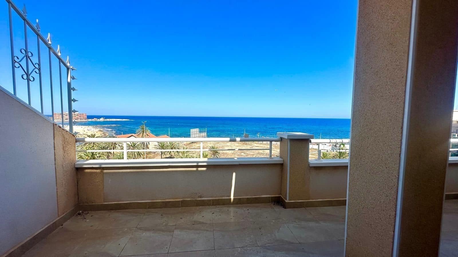 2 quarto Penthouse para venda em Torrevieja - 215 000 € (Ref: 9113921)