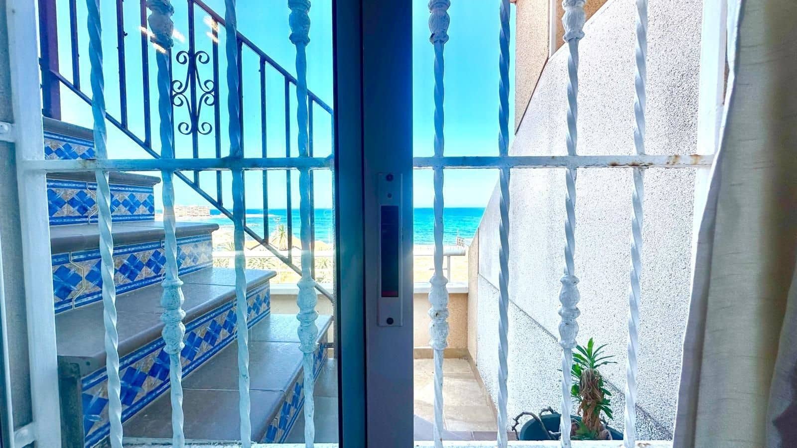 2 quarto Penthouse para venda em Torrevieja - 215 000 € (Ref: 9113921)