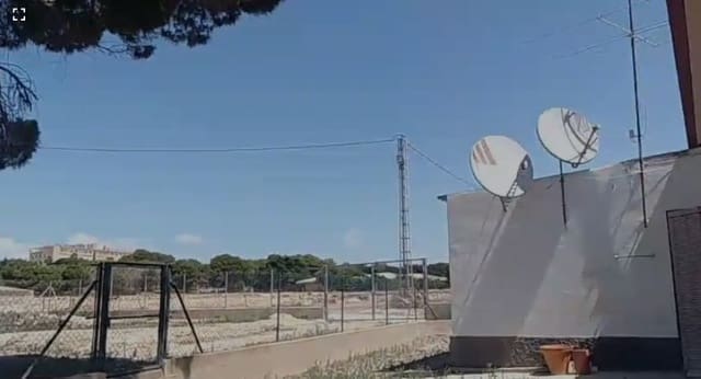 3 soveværelse Finca/Landehus til salg i La Marina, Elche / Elx med garage - € 300.000 (Ref: 9124657)