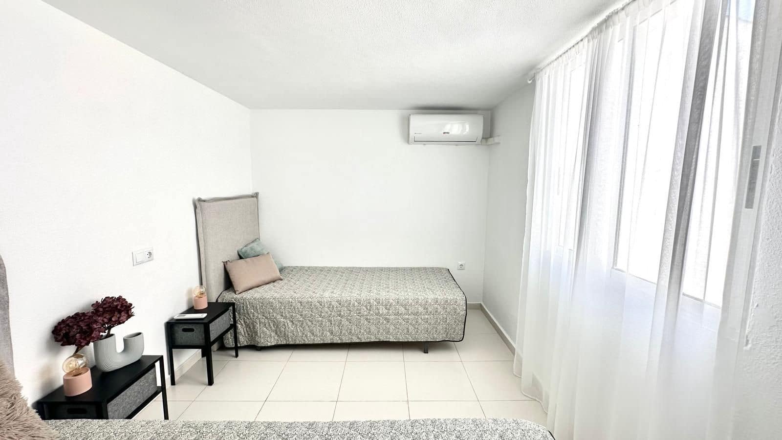 Casa de 2 habitaciones en Torrevieja en venta - 219.900 € (Ref: 9124659)