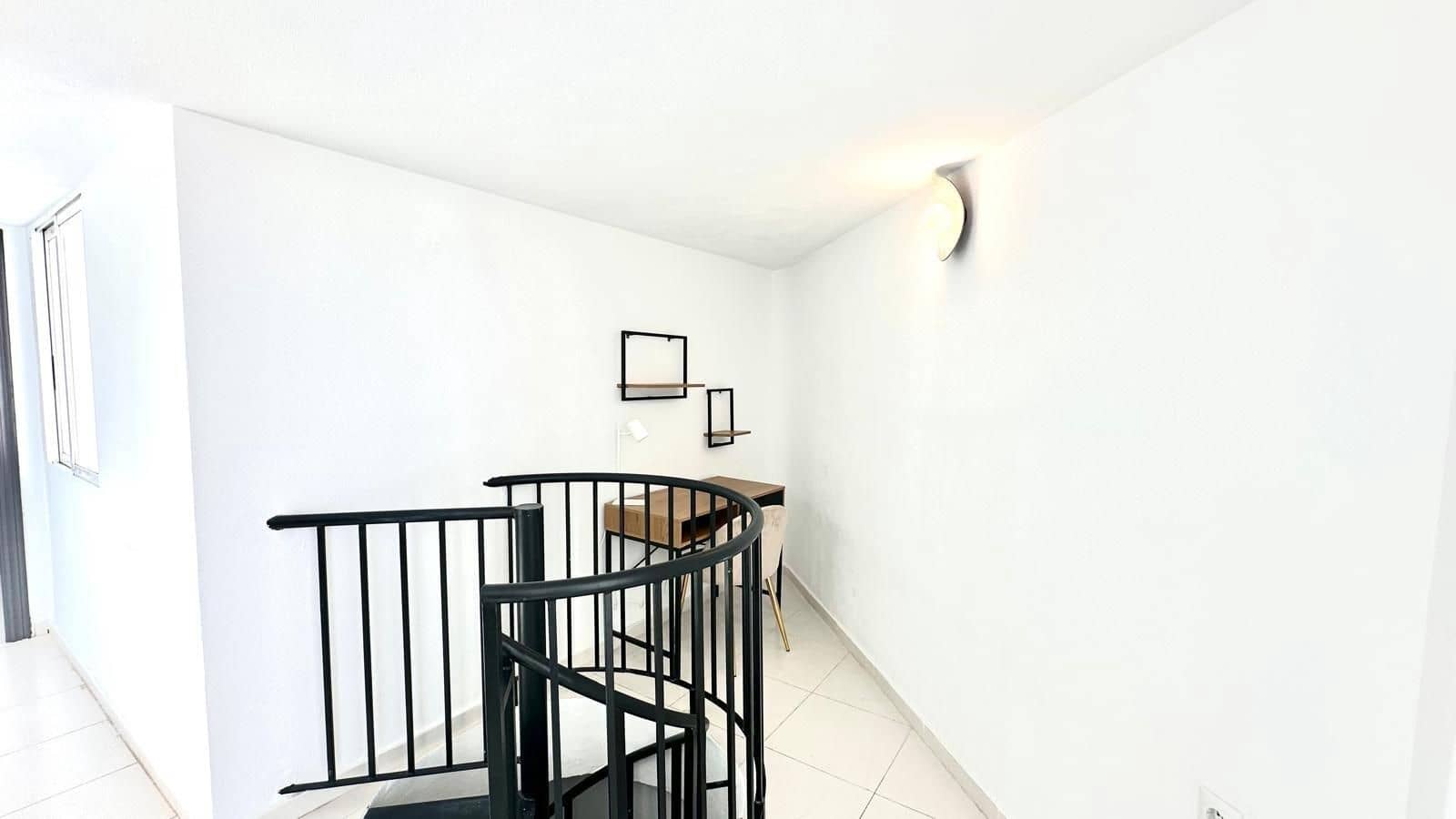 Casa de 2 habitaciones en Torrevieja en venta - 219.900 € (Ref: 9124659)