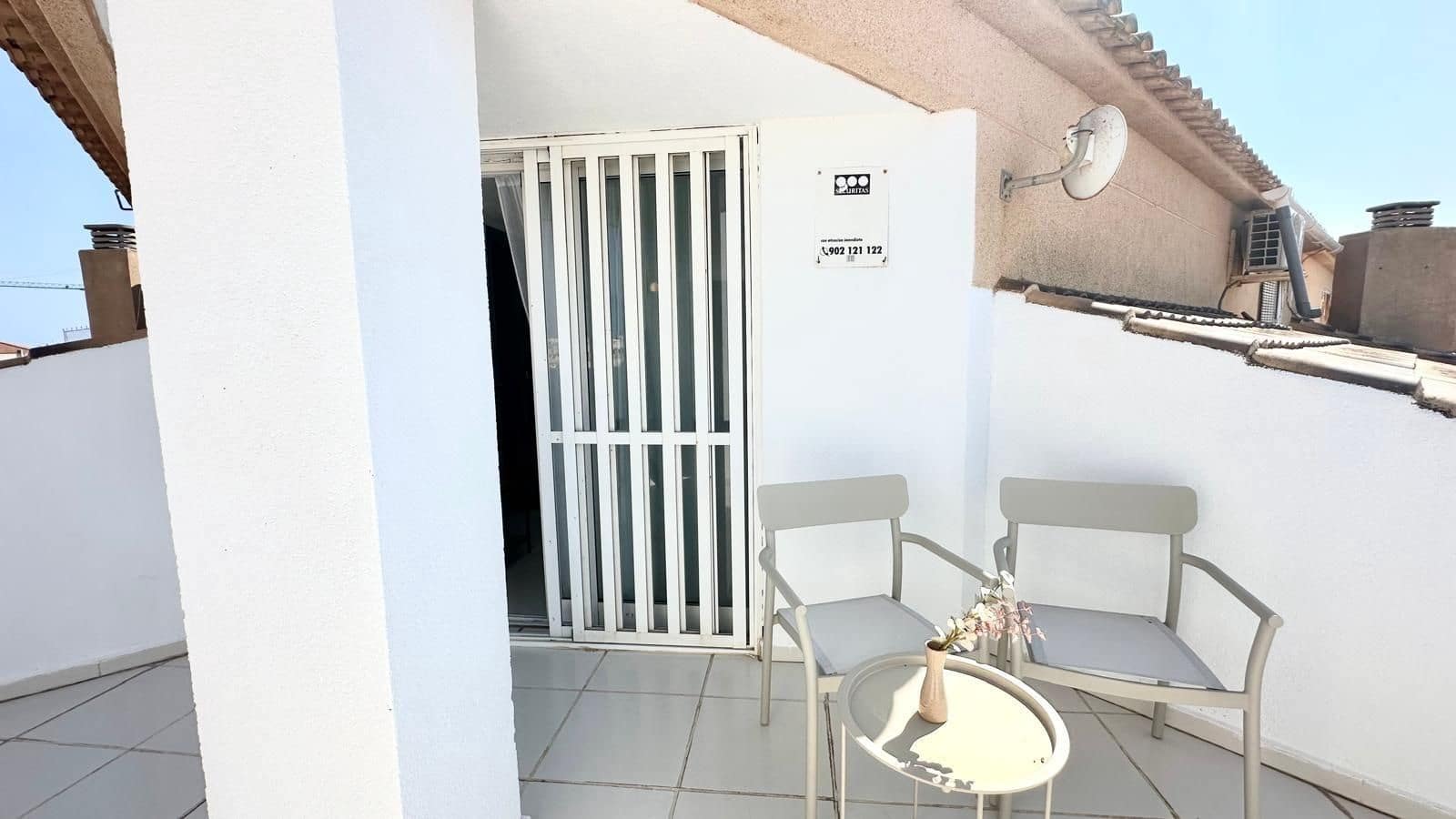 Casa de 2 habitaciones en Torrevieja en venta - 219.900 € (Ref: 9124659)