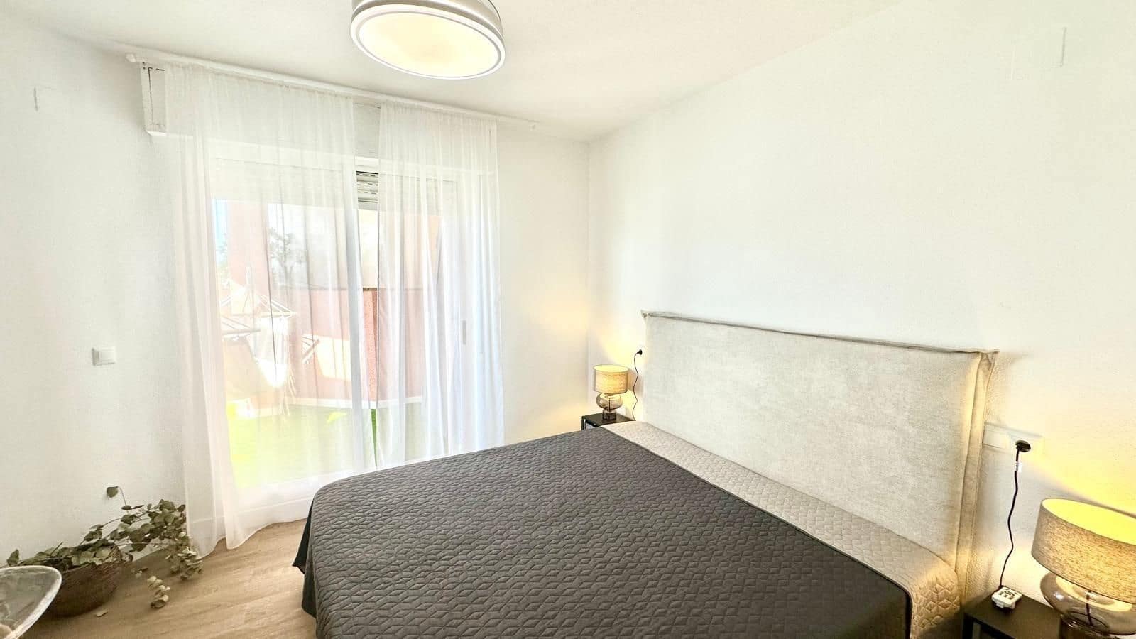 Casa de 2 habitaciones en Torrevieja en venta - 219.900 € (Ref: 9124659)