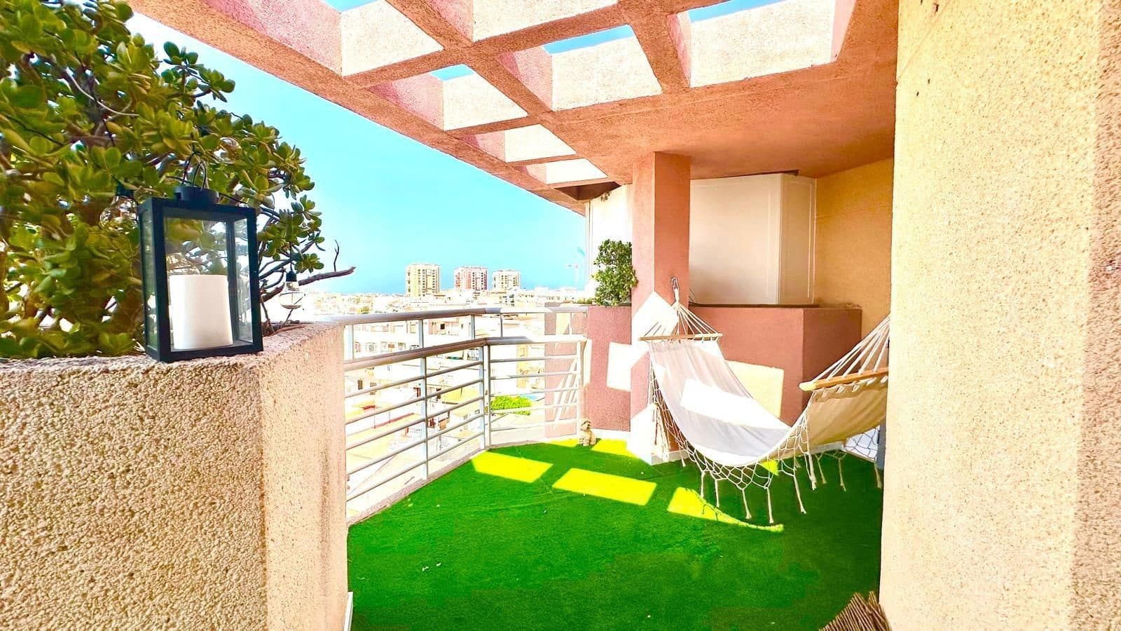 Casa de 2 habitaciones en Torrevieja en venta - 219.900 € (Ref: 9124659)