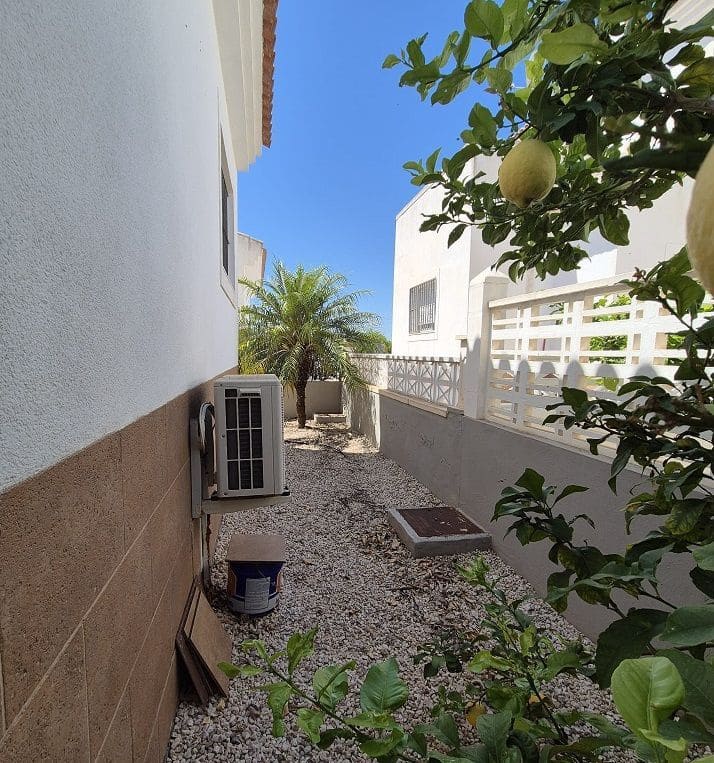 3 bedroom Villa for sale in San Fulgencio with pool garage - € 265,000 (Ref: 9312370)