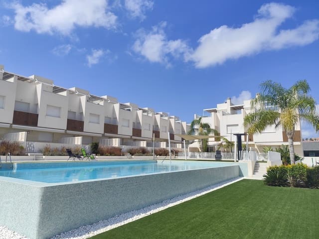2 soveværelse Villa til salg i Torrevieja med swimmingpool garage - € 359.000 (Ref: 9321548)