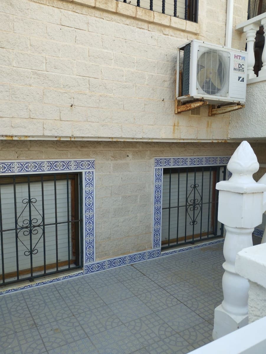 3 soverom Bungalow til salgs i Guardamar del Segura med garasje - € 197 000 (Ref: 9346931)