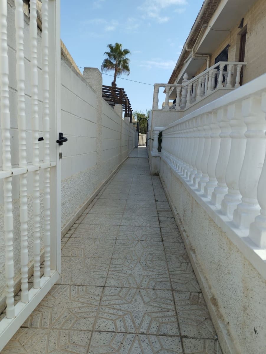 3 soverom Bungalow til salgs i Guardamar del Segura med garasje - € 197 000 (Ref: 9346931)