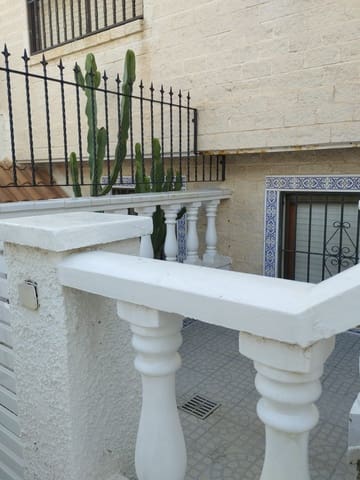 3 makuuhuone Bungalow myytävänä paikassa Guardamar del Segura mukana 
autotalli - 197 000 € (Ref: 9346931)